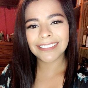 Meet your Posher, Mariela